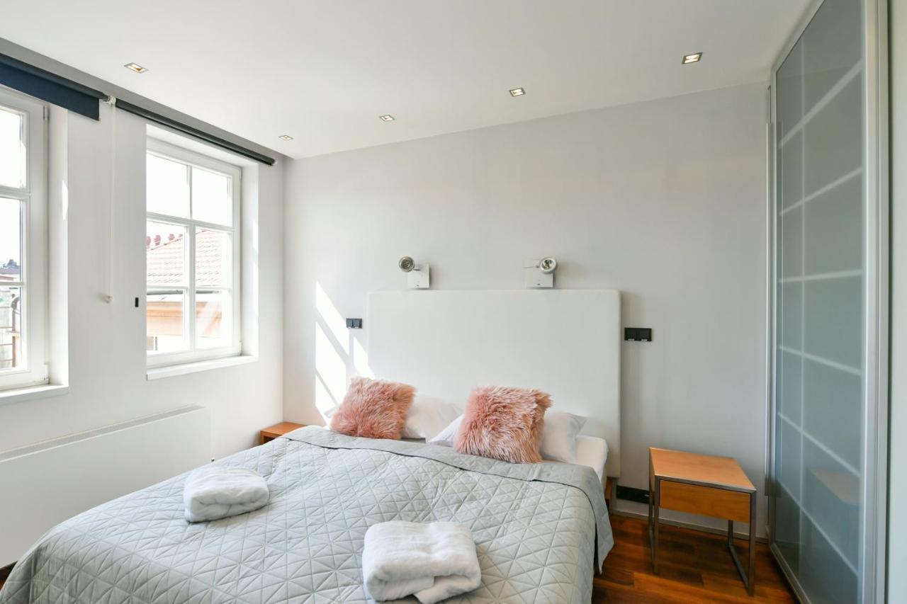 Luxury Central Penthouse With Sauna, Terrace, 250M2, 5Bdrm, 3Bthrm Prague Exterior photo